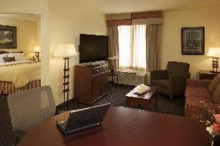 Larkspur Landing Hillsboro - An All-Suite Hotel