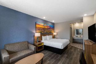 Days Inn & Suites by Wyndham Downtown/University of Houston