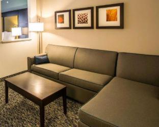 Comfort Suites Fort Lauderdale Airport South & Cruise Port