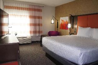 La Quinta Inn & Suites by Wyndham Houston East I-10