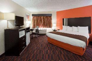 AmericInn by Wyndham Shakopee Near Canterbury Park