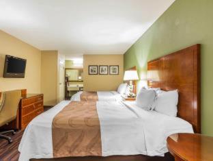 Quality Inn & Suites near Robins Air Force Base