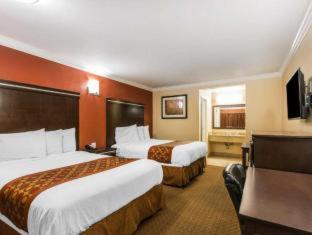 Rodeway Inn & Suites