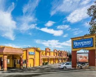 Rodeway Inn & Suites