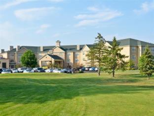 Two-Room King Suite with Sofa Bed and Roll-In Shower - Disability Access/Non-Smoking