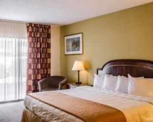 Quality Inn and Suites Pensacola Bayview