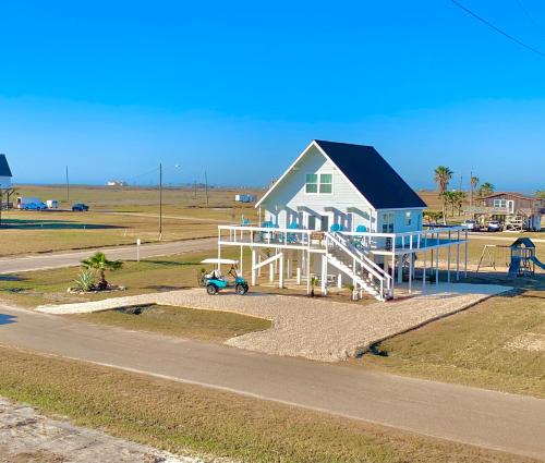 Salty Poodle Cottage in San Luis Island (TX)
