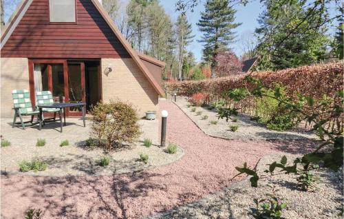  Three-Bedroom Holiday Home in Rekem-Lanaken in Bovenwezet
