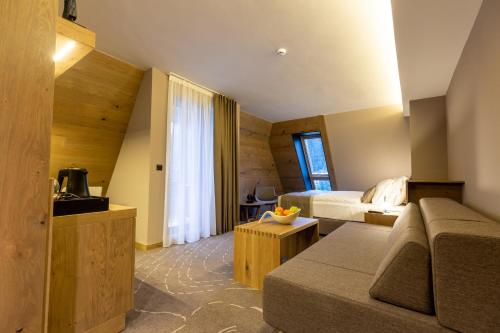 Triple Room with Mountain View