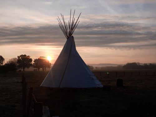 Camp Arawak Camping Sauvage à la Ferme dans un Tipi de 4 à 7 personnes gîte à louer Vaudrey