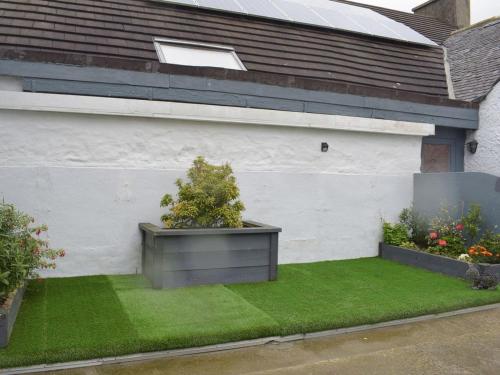 Dairy Cottage Cosy cottage with courtyard and woodburner in Glenluce