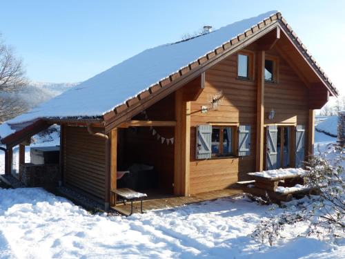 Chalet avec Jacuzzi et Piscine, déco soignée esprit cocooning