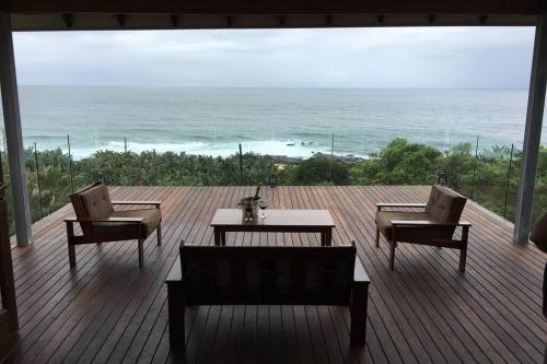 . Bazley beach High rocks