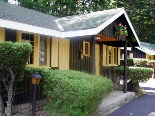 Amber Lantern Motel - 출입구