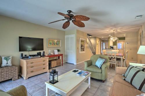 Tennismaster Resort Retreat with Pool Walk to Beach - image 6
