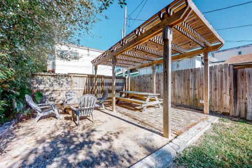 Castaway Cottage - image 10