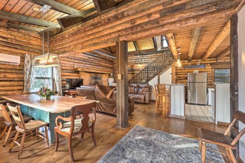 Relaxing Retreat with Private Dock on Claytor Lake! in Dublin, USA