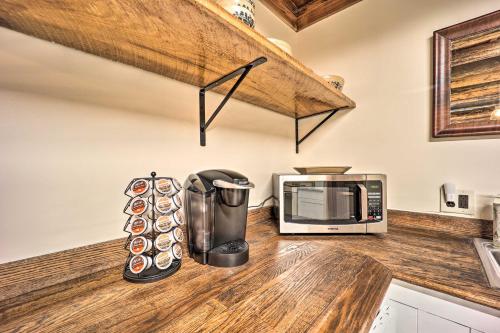 Relaxing Retreat with Private Dock on Claytor Lake! in Хілсвілл (Віргінія)