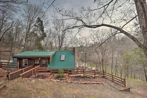 Relaxing Retreat with Private Dock on Claytor Lake!