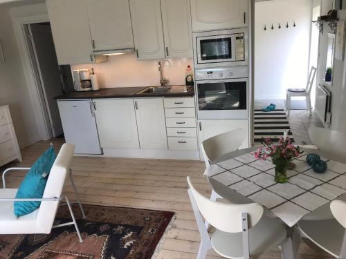 Nice holiday house at horse farm with lake and sauna in Nyköping