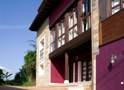 Exterior view, Las Casas Rurales Huerta San Benito in Pilona