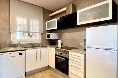 Casa de Mont-roig delante de la playa in Playa y Fiesta