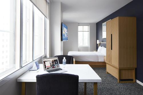 Club Quarters Hotel in Washington DC - image 4