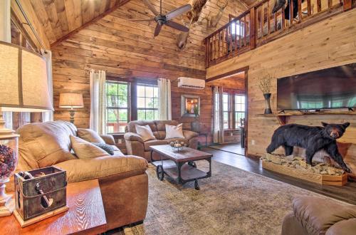 B&B Elizabeth - Secluded Log Cabin with Decks, Views and Lake Access - Bed and Breakfast Elizabeth