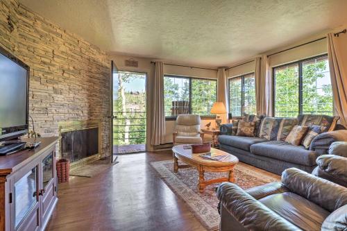Slopeside Condo with Hot Tub + Game Room Access!