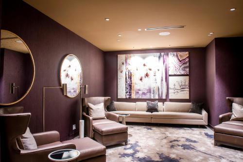 The Omni King Edward Hotel