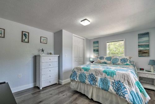 Riverfront Homosassa Home with Boat Slip and 4 Kayaks! - image 4