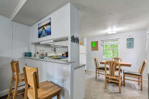 Riverfront Homosassa Home with Boat Slip and 4 Kayaks! - image 5