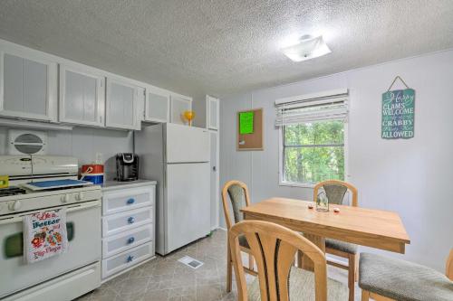 Riverfront Homosassa Home with Boat Slip and 4 Kayaks! - image 6