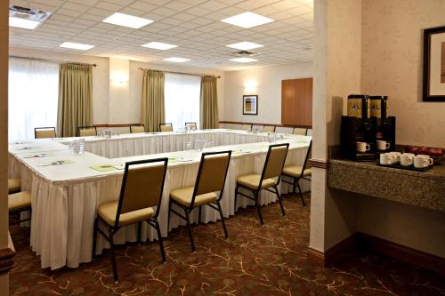 Country Inn & Suites by Radisson, Calgary-Airport, AB