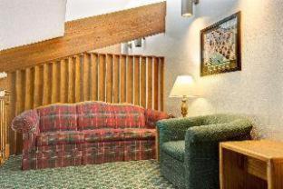 Travelodge by Wyndham Valleyfair Shakopee