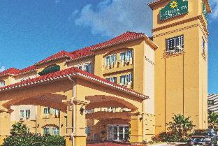 La Quinta Inn & Suites by Wyndham Columbus TX