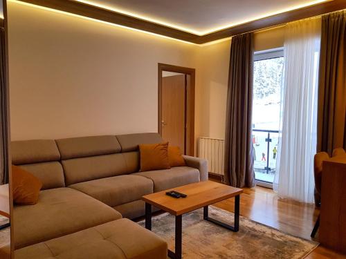 APARTHOTEL CENTRALA Apartman 10 - image 8