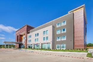 La Quinta Inn & Suites by Wyndham Dallas Duncanville