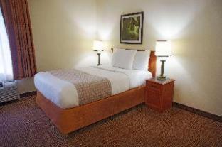 La Quinta Inn & Suites by Wyndham Sunrise Sawgrass Mills