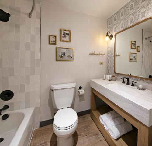 Fireside Inn on Moonstone Beach - image 4