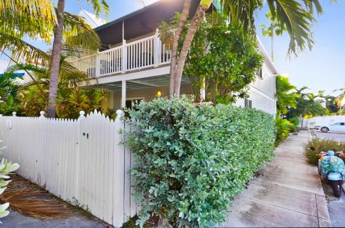 Beach House Condo (Condo) - image 6