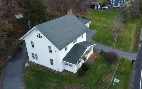Létesítmények, 1st Class Rentals The Thurman Munson House in Hartwick Seminary (NY)