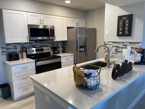 Grand Executive 3BD Condo Apartment near Disney Parks #4