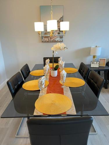 Grand Executive 3BD Condo Apartment near Disney Parks #4 - image 2