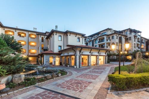 Oasis Beach Club - image 4