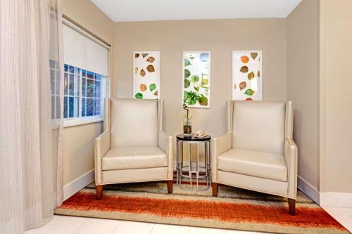 MainStay Suites Chicago Hoffman Estates - image 2