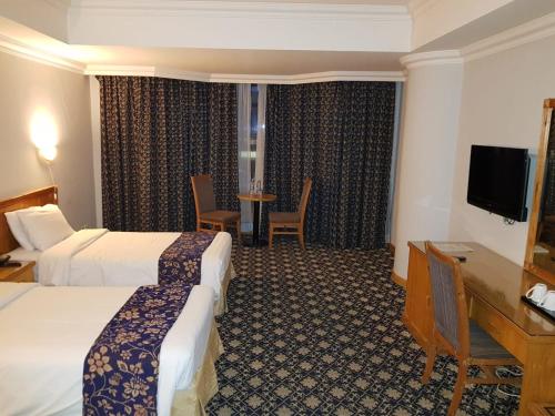 Standard Twin Room image 2