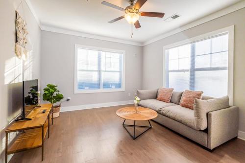 Charming 1BR with Gym and Workspace
