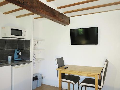 บริการและสิ่งอำนวยความสะดวก, La Ferme des Acacias in ออร์ลี