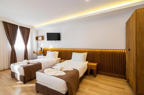 Castillo Rojo Hotel Istanbul Room Type - Deluxe Triple Room